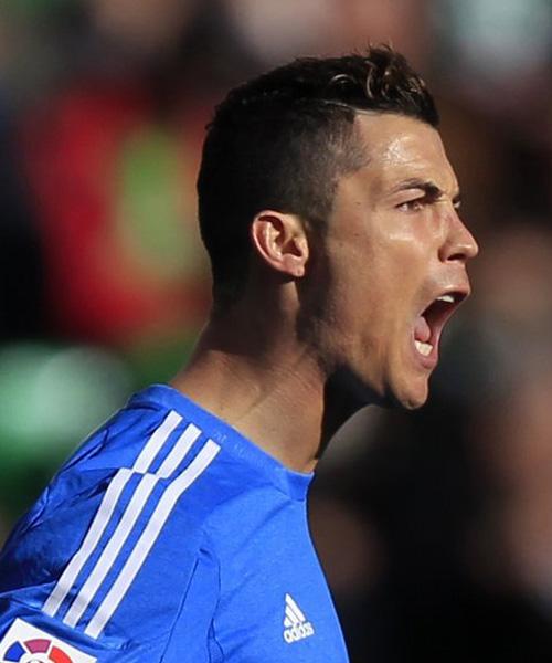 劳塔罗双响邓弗里斯建功 国米3-0获欧冠两连胜 [欧冠国米]